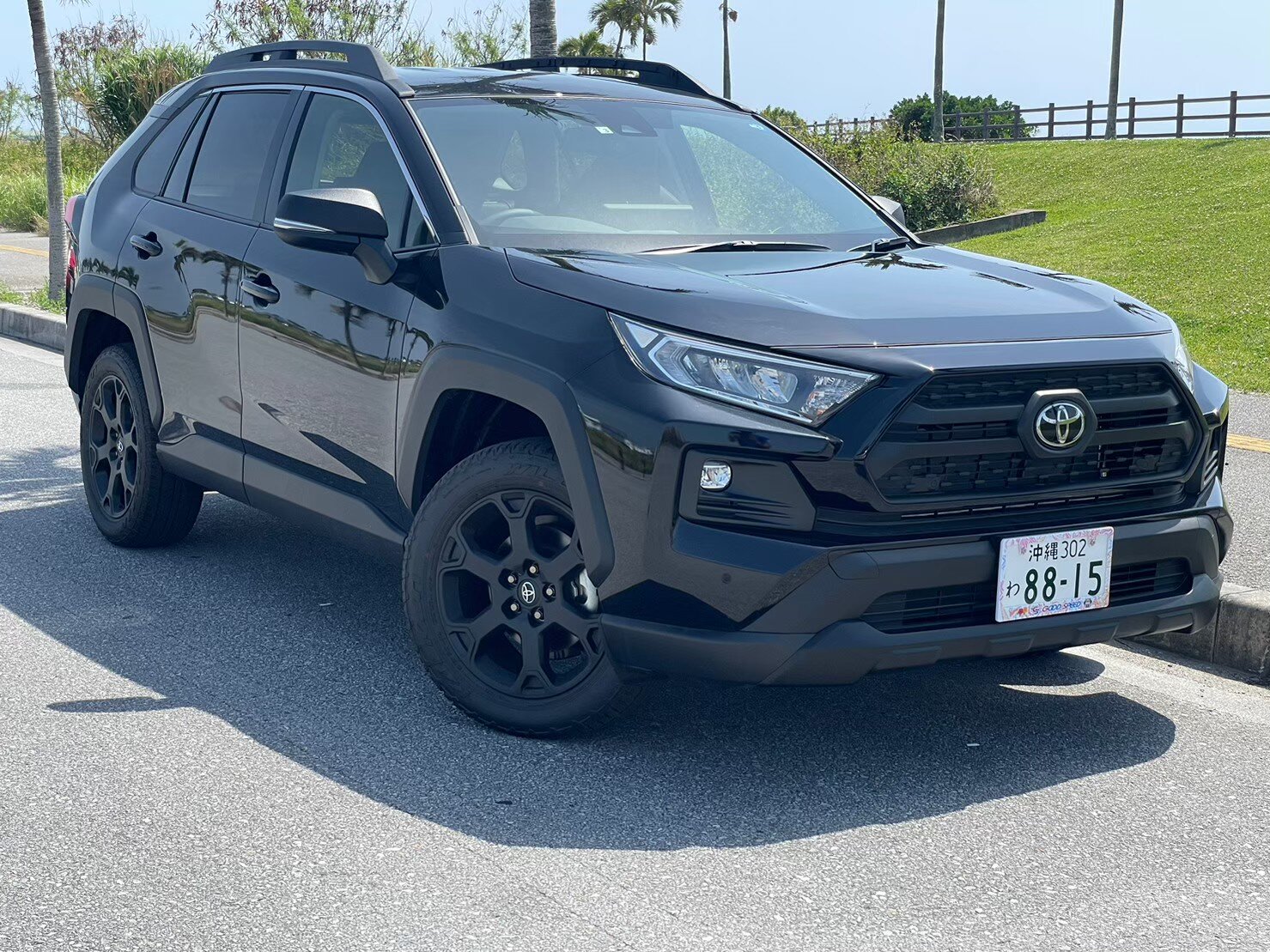 【那覇空港前店】高年式　ミドルサイズSUV　5人乗り　SUV2　RV